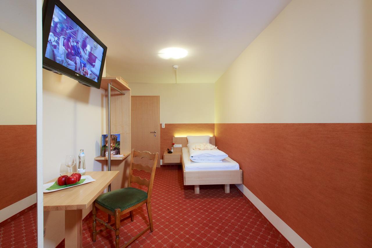 לינגנאו Familienhotel Adler מראה חיצוני תמונה